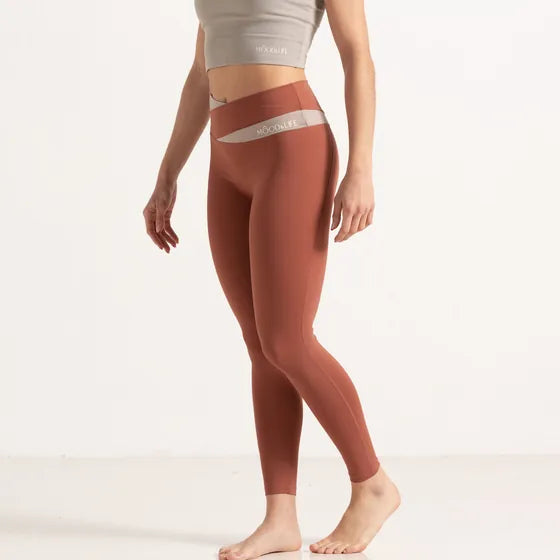 Legging Serenity terracota, de frente.