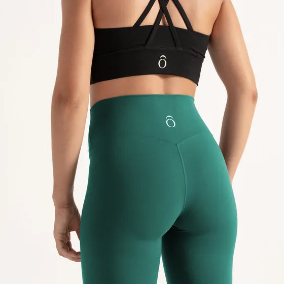 Legging Zenith verde mar, de espaldas.